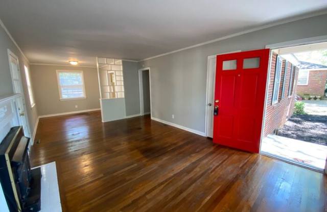 561 Lucerne Drive Gallery 3