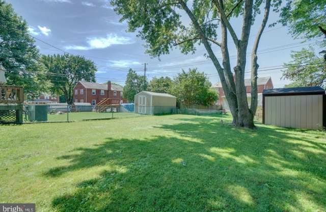 5113 MERIDY Avenue Gallery 2