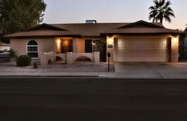 2705 W Mendoza Ave - 2705 West Mendoza Avenue, Mesa, AZ 85202