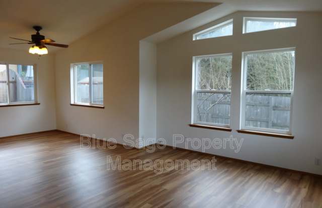 906 E Bryson Ave 1/2 photos photos