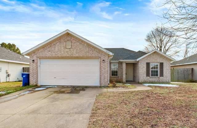 Charming 3-Bedroom Home in Prime Bentonville Location! - 6105 Southwest Meadow Well Avenue, Bentonville, AR 72713