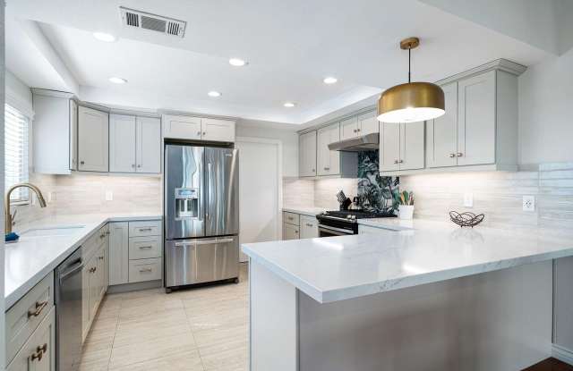 1654 Fairway Cir photos photos