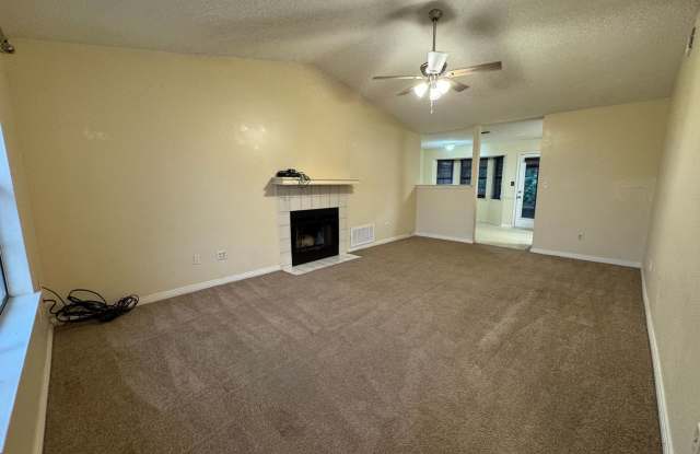 Pensacola - Amberwood - 3 bedroom, 2 bathroom Gallery 3