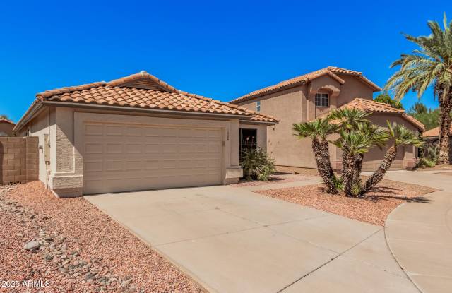 1028 W BUTLER Court Gallery 2