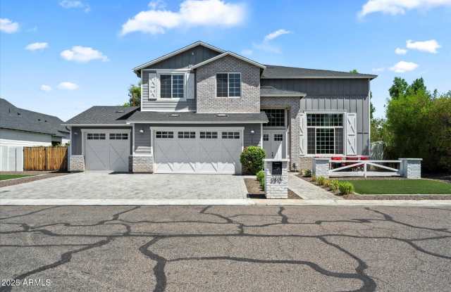 3810 E Devonshire Avenue photos photos