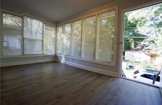 1073 Tumlin Street Nw - Unit A Gallery 3