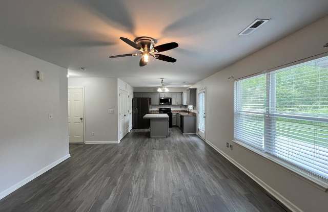 4828 Lynn Lee Cir Gallery 2