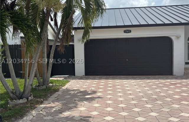 17811 SW 152nd Pl photos photos
