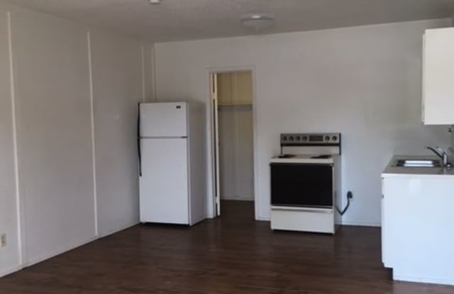514 E 1st St - 514 East 1st Street, Portales, NM 88130