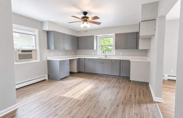 Spacious 3-Bedroom Home with Hardwood Floors & Large Bedrooms Gallery 3