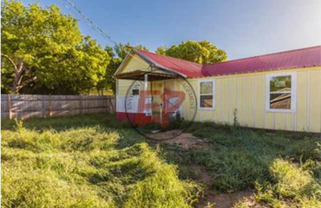 3 Bed 1 Bath in Whitney, TX! Gallery 3