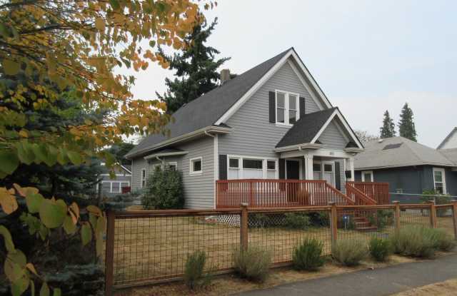 810 S Fife St - 810 South Fife Street, Tacoma, WA 98405