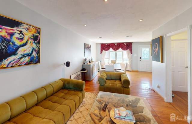 22 Wilson Avenue Gallery 4