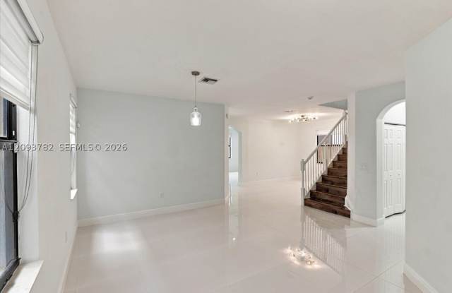 8770 NW 99th Path Gallery 4