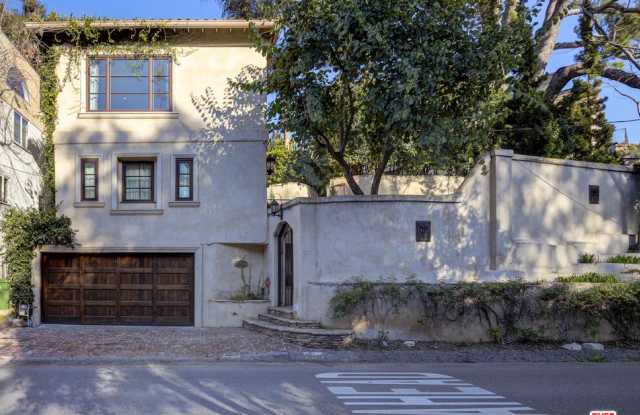2880 NICHOLS CANYON Road Gallery 3