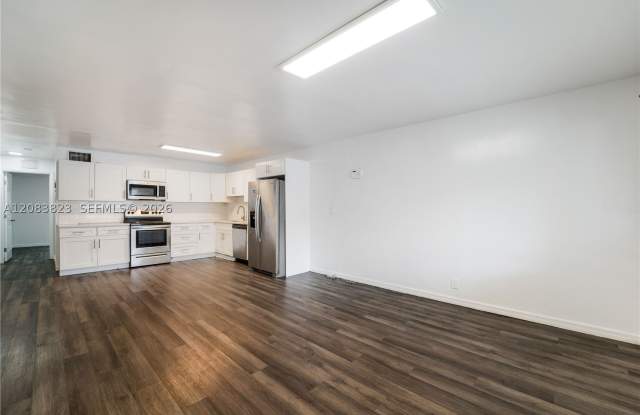 5603 NW 27th Ct Gallery 2