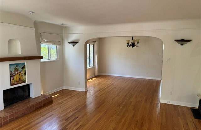 4313 Shadyglade Avenue Gallery 2