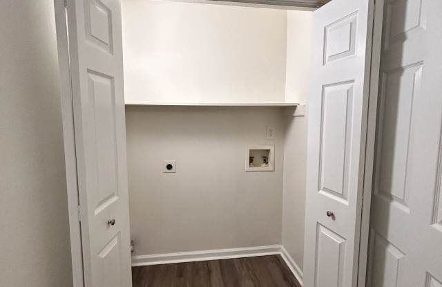 1087 Fords Pointe Cir Gallery 4