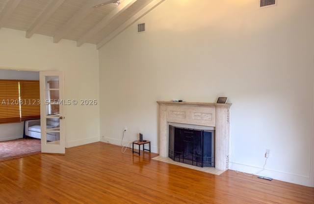 441 NE 53rd St Gallery 4