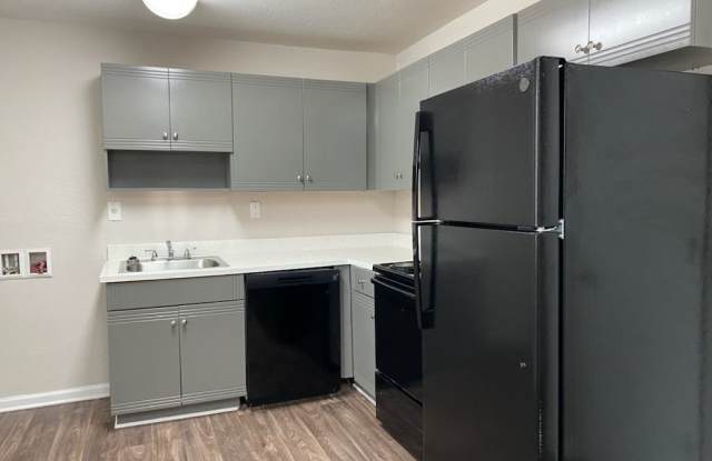 Brentwood Apartments photos photos