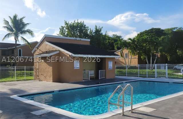 8075 NW 71st Ct Gallery 3