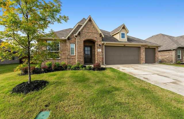 3225 Woodland Drive Gallery 2