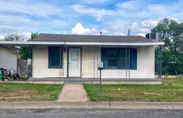 Cozy Modern Living – Bright 2‑Bedroom Home Near Snyder High - 3702 Beaumont Avenue, Snyder, TX 79549