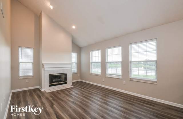 15556 Bethesda Circle Gallery 3