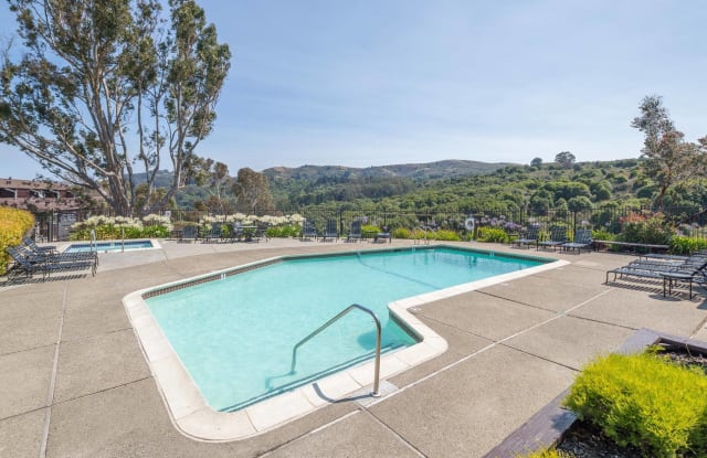 Summit at Sausalito Apartments Gallery 2