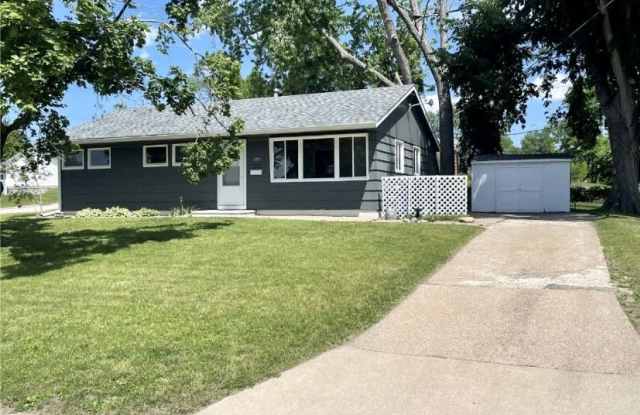 1711 Richmond Road Northeast - 1711 Richmond Road Northeast, Cedar Rapids, IA 52402 1711 Richmond Road Northeast - 1711 Richmond Road Northeast, Cedar Rapids, IA 52402