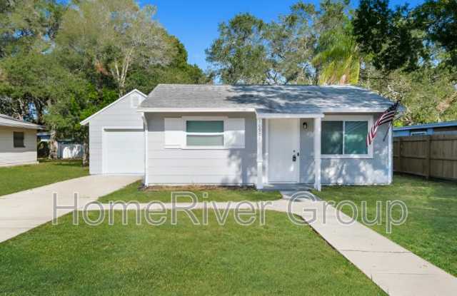 10925 71st Ave - 10925 71st Avenue, Seminole, FL 33772