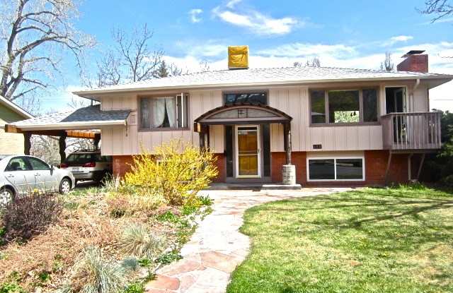 Spacious 5 Bed 2 Bath Home In South Boulder. photos photos