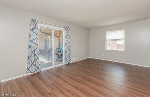 6916 Colonial Woods 92 - 6916 Colonial Woods Drive, Mehlville, MO 63129