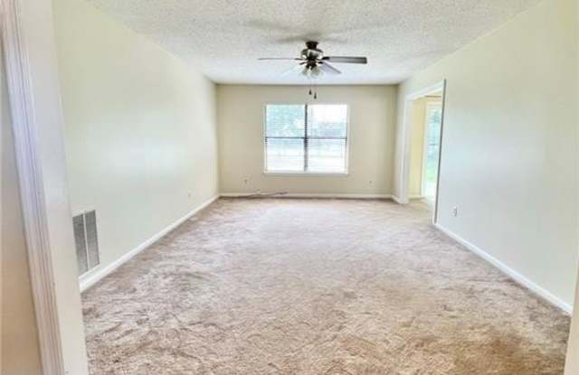 1408 S Woodside Court Gallery 4