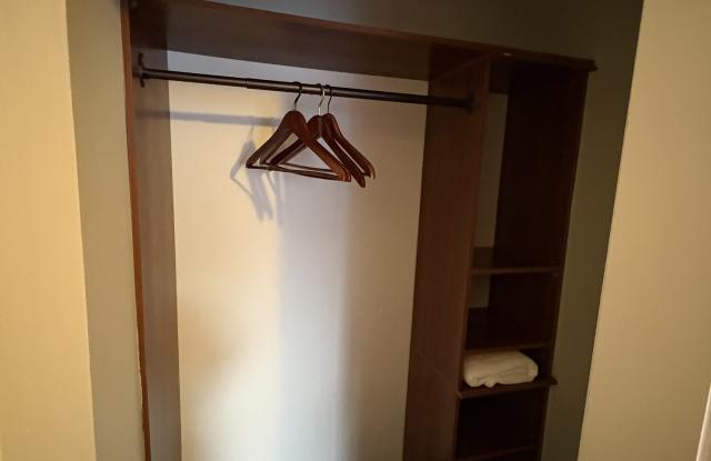 3049 N Leavitt St photos photos