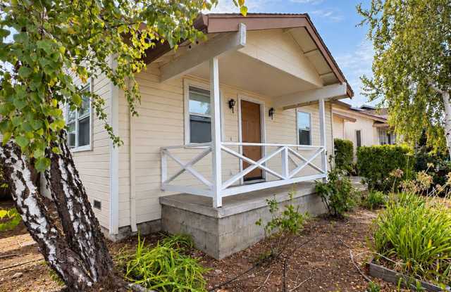 Charming 2-Bedroom Home, Close to Downtown Sonoma! Gallery 3