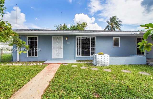 4021 NW 203rd Ln Gallery 1