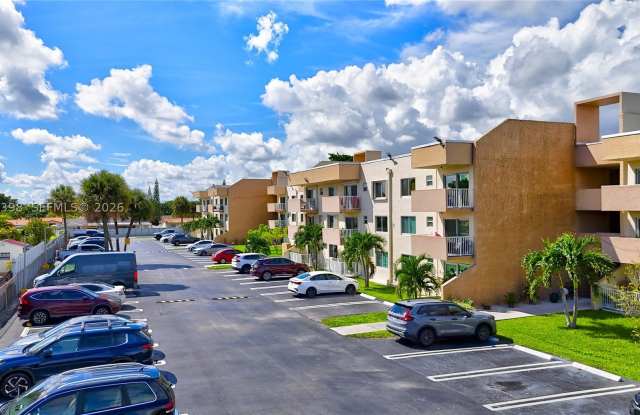 10300 Coral Way Gallery 4