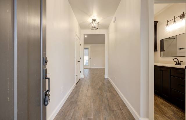 2002 Oakville Court Gallery 3