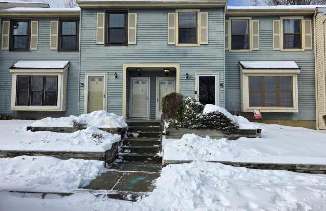 38 Worthington Court unit: 4 photos photos