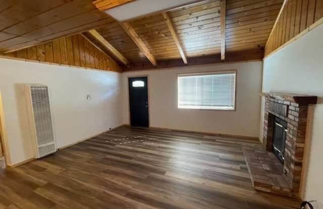 Charming Big Bear Cabin Gallery 4