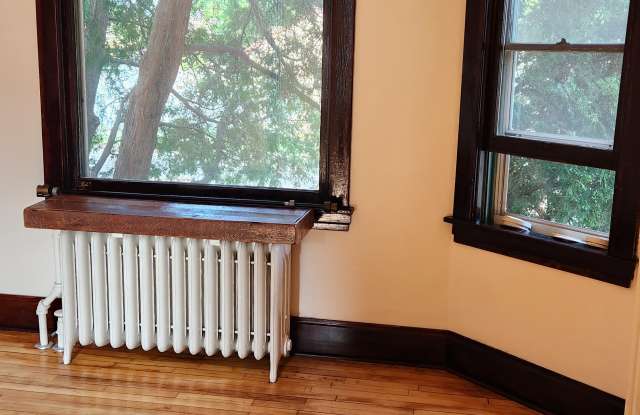 942 Rose Avenue East Gallery 3