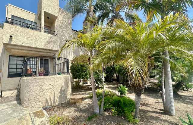 Beautiful 2 bedroom Condo off Adams Ave with Parking and Laundry! photos photos
