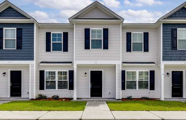 Spacious & Affordable Townhome Close to Pooler! Gallery 1
