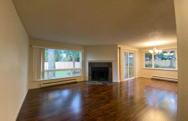 Practical 3 bedroom Des Moines Condo Gallery 3