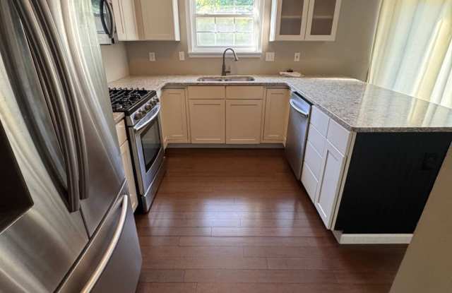 4 bed/ 3 bath Single Family Home Gallery 4