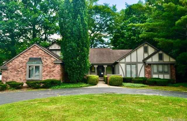 6081 DUNMORE Drive Gallery 1