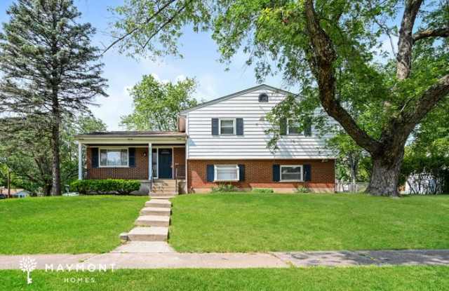 2512 Grosvenor Drive photos photos