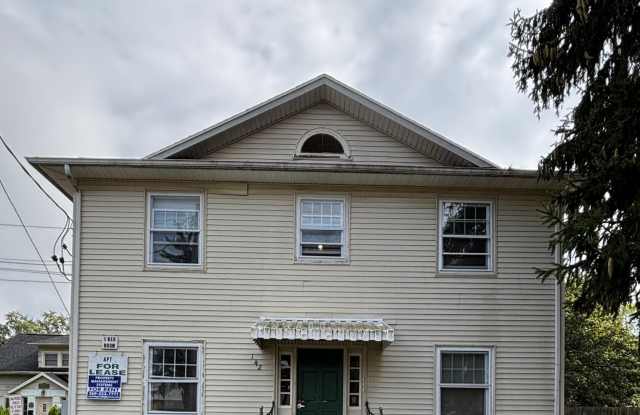 142 N Riverview Drive unit: 3 photos photos