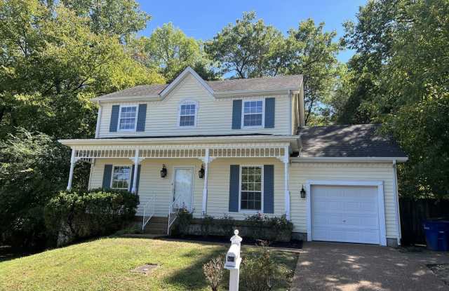 Charming Cul-de-Sac Home with Porch Swing  Wooded Views – 15 Mins from Nashville! photos photos